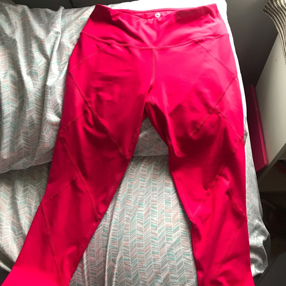 Hot pink cropped leggings